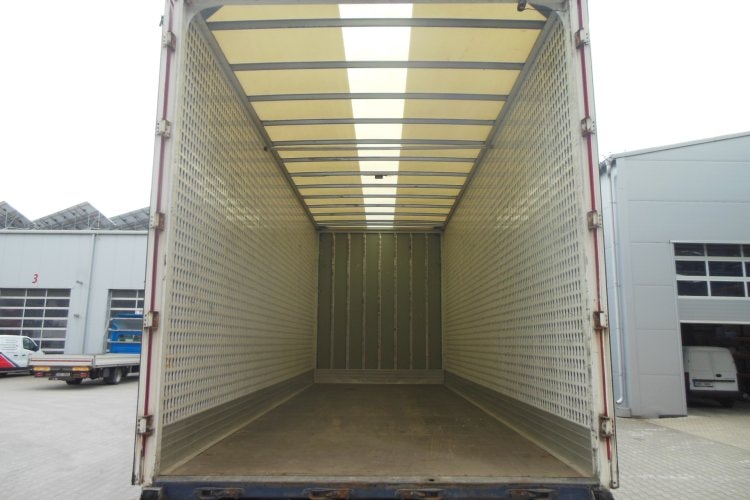 Renault T460, Skříň na transport oblečení