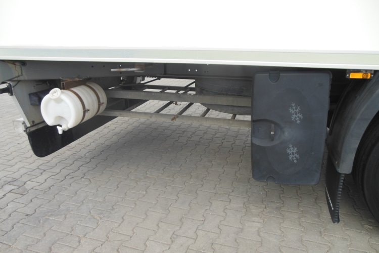 Lamberet LVFS 3, Carrier Vector 1350, SAF, Zvedací náprava