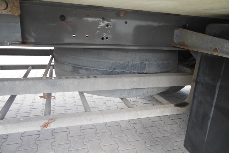 Lamberet LVFS 3, Carrier Vector 1350, SAF, Zvedací náprava