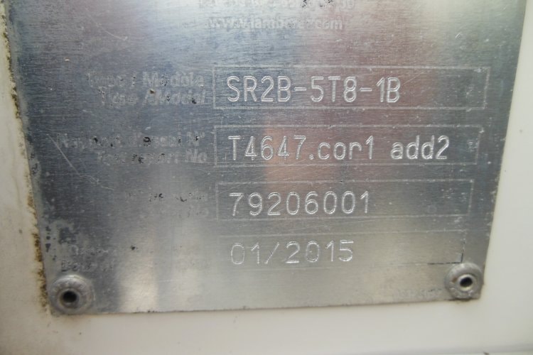 Lamberet LVFS 3, Carrier Vector 1350, SAF, Zvedací náprava