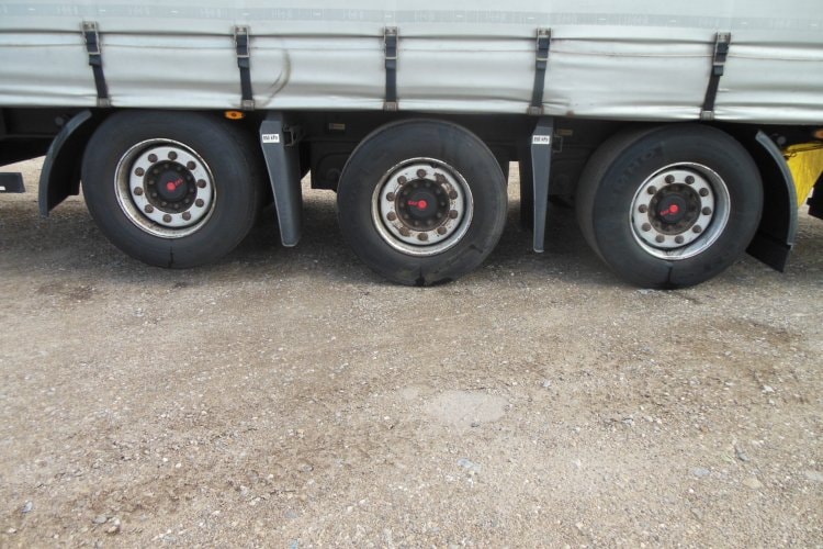 Kögel SN 24, LowDeck, Zvedací náprava