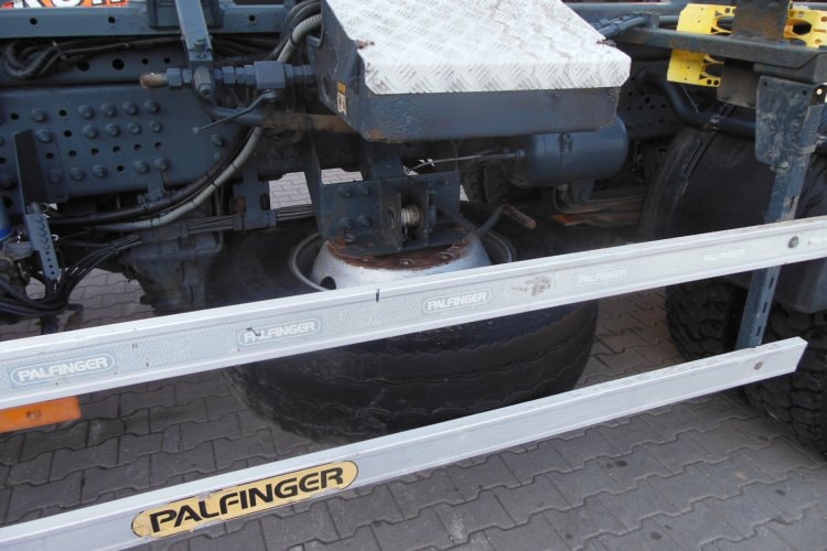 Mercedes Benz Arocs 1832, 4x4, Hákový nosič kontejnerů Palfinger T15A