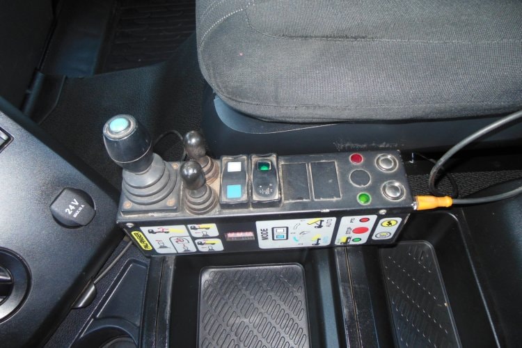 Mercedes Benz Arocs 1832, 4x4, Hákový nosič kontejnerů Palfinger T15A
