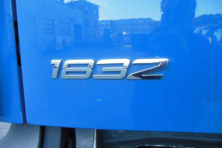 Mercedes Benz Arocs 1832, 4x4, Hákový nosič kontejnerů Palfinger T15A