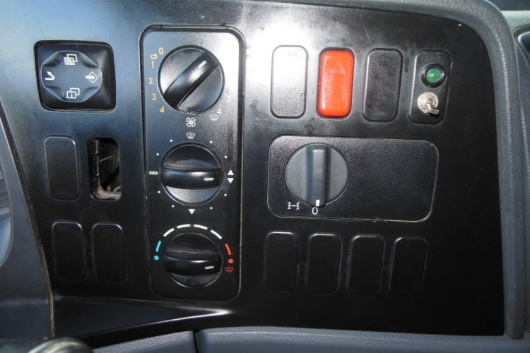 Mercedes Benz 1218, Ruka Palfinger PKK 8500 A