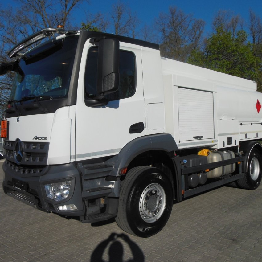 Mercedes Benz 1832 Arocs, ADR, Cisterna pro přepravu nafty + AD Blue